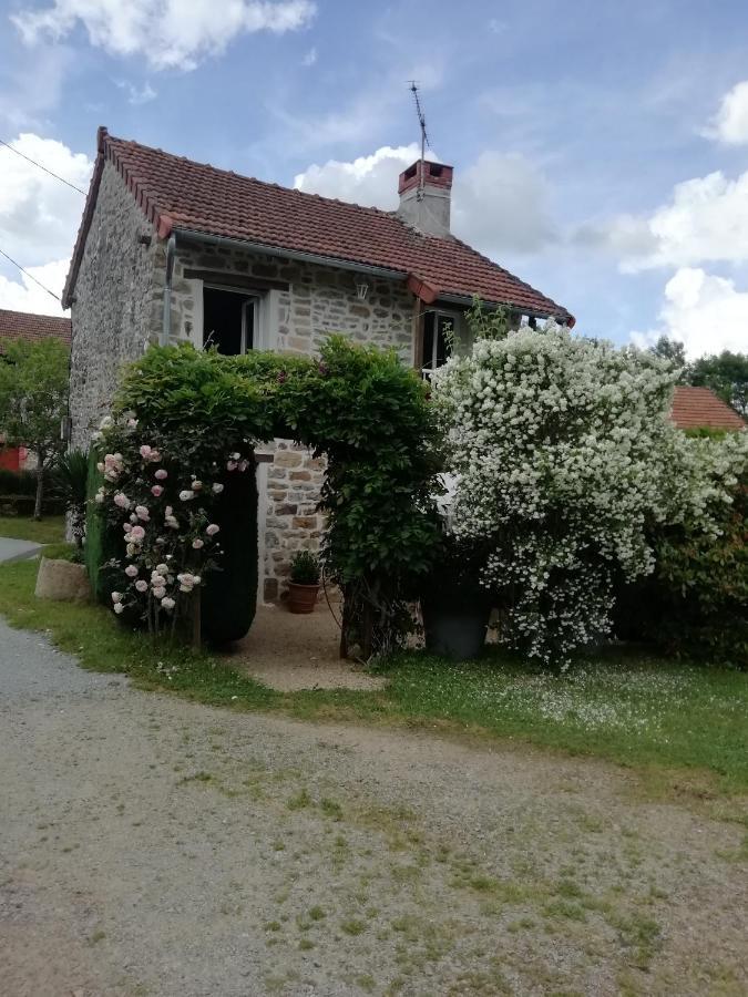 Gite Du Mont De Transet Thauron Buitenkant foto